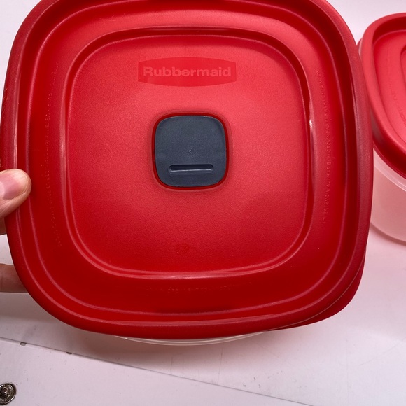 NWT 2 Rubbermaid Red Storage 5 Cup Containers With Vented Lids For Steaming - Picture 4 of 5